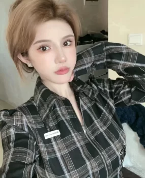 高端身材模特20出头嫩妹妹