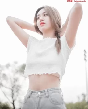 喜欢牛仔裤的女孩操起来真爽