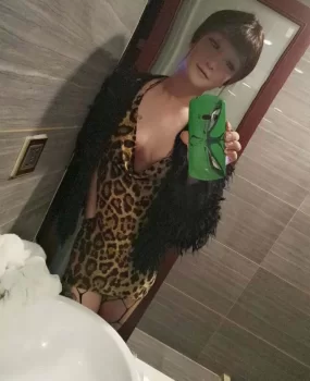 骚妹让我爽翻天